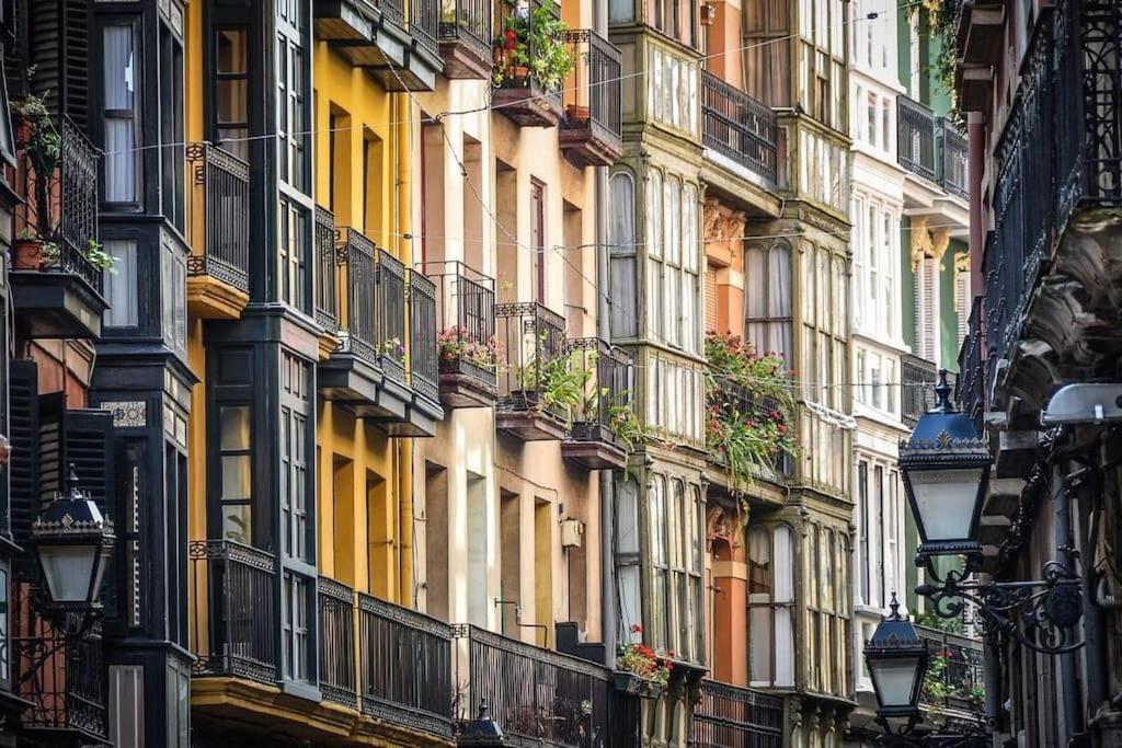 Cultura Y Gastronomia En El Casco Viejo Lägenhet Bilbao Exteriör bild